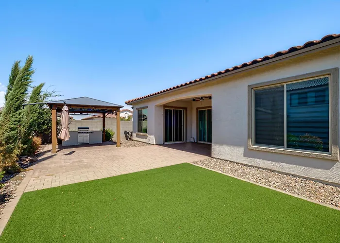 Wfh-friendly Retreat W/ Pool Access *