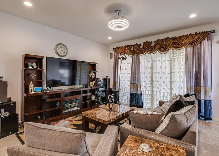 Wfh-friendly Retreat W/ Pool Access * Queen Creek