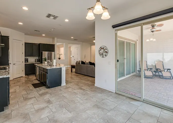 Wfh-friendly Retreat W/ Pool Access Holiday home