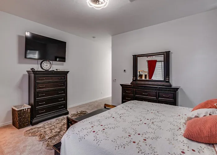 Wfh-friendly Retreat W/ Pool Access Queen Creek