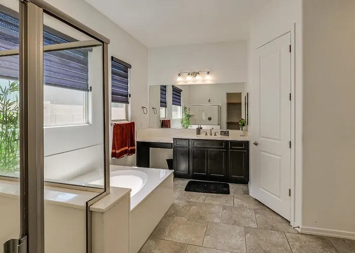 Wfh-friendly Retreat W/ Pool Access * Queen Creek