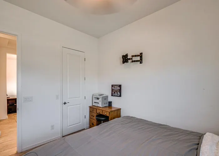 Holiday home Wfh-friendly Retreat W/ Pool Access