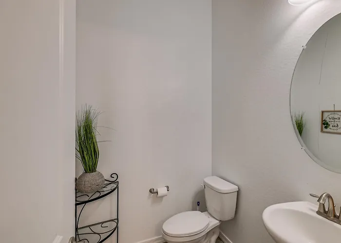 Wfh-friendly Retreat W/ Pool Access Holiday home