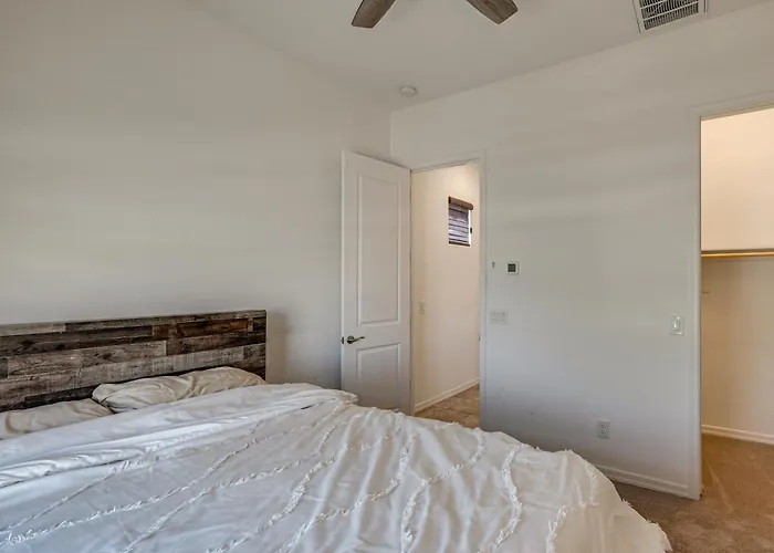 Wfh-friendly Retreat W/ Pool Access Holiday home *