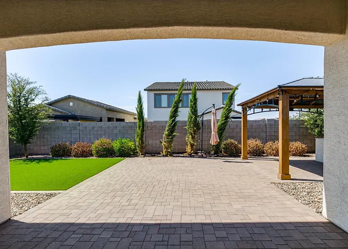 Wfh-friendly Retreat W/ Pool Access