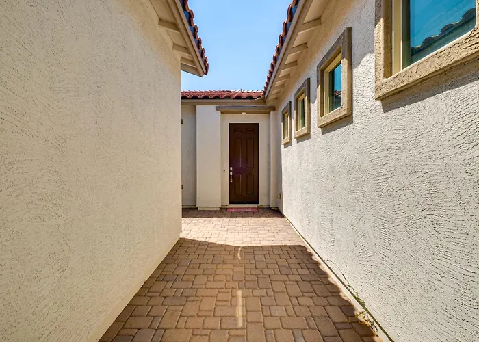 Wfh-friendly Retreat W/ Pool Access *